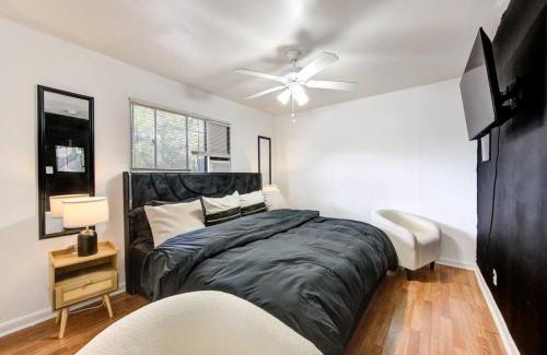 Neartown Apartment | 1 Bedroom Getaway in Houston