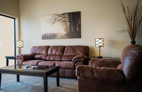 Ridgedale House | 1 Bedroom Lake View Villa - Unit 604