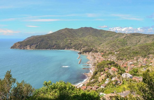 Varese Ligure Apartment | 1 Bedroom Lovely Apartment In Varese Ligure