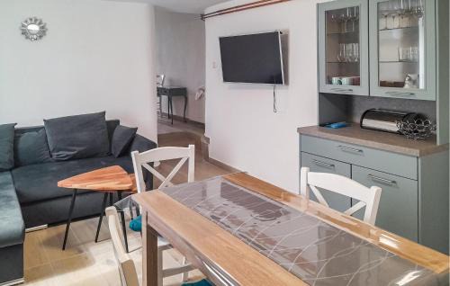 Risika Apartment | 1 Bedroom Lovely Apartment In Risika