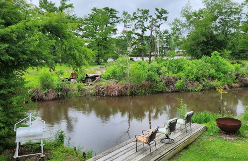 Lake Charles House | 1-bedroom mobile home just 18 minutes drive to Golden Nugget