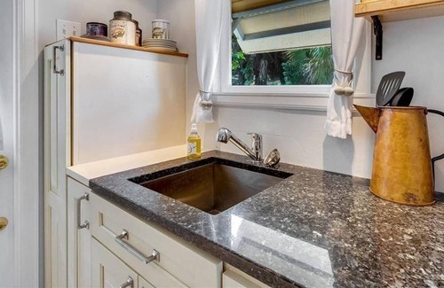 Longbeach Village Apartment | 1 Bedroom Single family 94553 by Houzlet