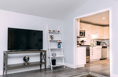 Grandview Apartment | 1 Bedroom Single_family L-593838 by Houzlet