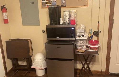Grove House | 1 Bedroom/sleeper sofa/Large Bathnsleep 5nclose to Restaurants/ramps/gas/Walmart
