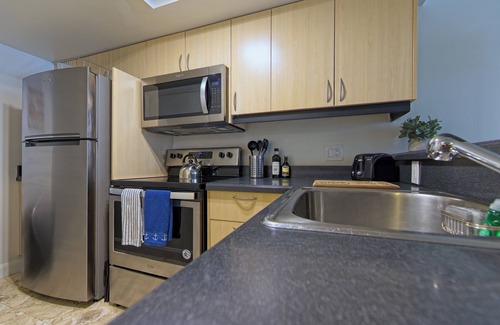 Coconut Grove Apartment | 1 Bedroom Steps to Marina and CocoWalk