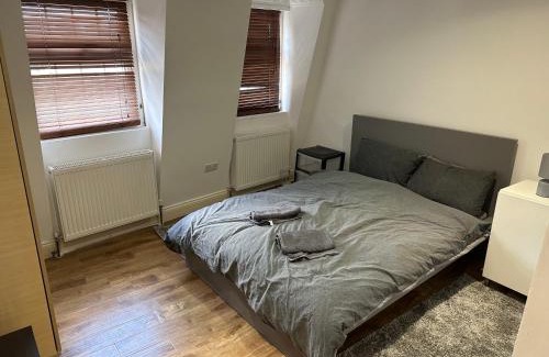 Hammersmith Broadway Apartment | 1 Bedroom studio London S8
