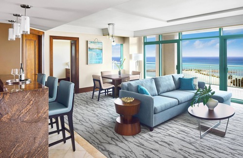 Paradise Island Resort | 1 Bedroom Suite Topaz - 1 King bed - 1,195 Sq Ft - Max Occupancy: 4 Guests