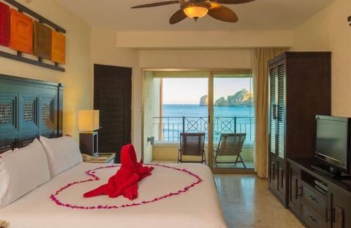 El Medano Ejidal Hotel | 1-Bedroom Suite @ 5-Star Resort Casa Dorada on Medano Beach in Cabo San Lucas