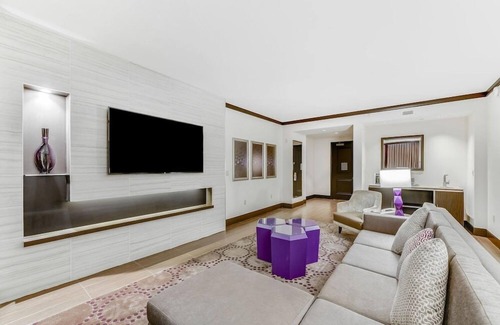 Atlantic City Hotel | 1-Bedroom Suite at a 4⭐️ Hotel