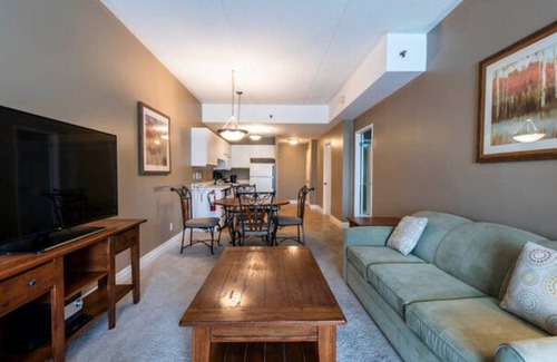 Collingwood Apartment | 1 bedroom suite at Georgian Bay Hotel