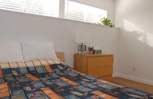 North Vancouver House | 1 bedroom suite in North Vancouver