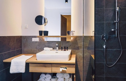 Rain Apartment | 1-bedroom suite with bathtub Super Flex BF - Hotel Stockinggut by Avenida Leogang