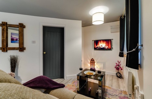 Wigan Apartment | 1 Bedroom Swinley Apartment. Wigan. Near Wigan Infirmary.