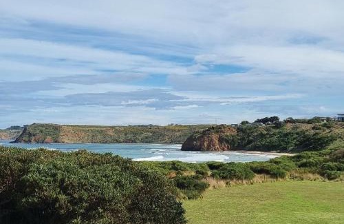 Smiths Beach Apartment | 1-bedroom unit with stunning ocean views!