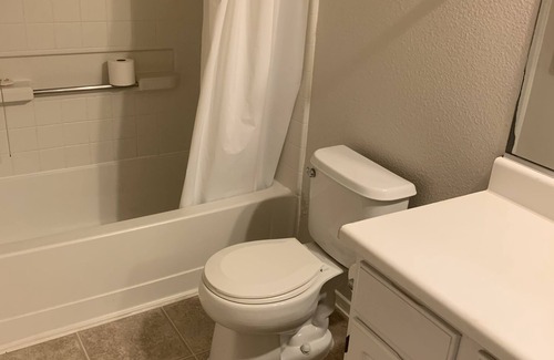 Aliso Viejo Apartment | 1 bedroom w//private bath at 2 bed apt. Shared kitchen and livingroom
