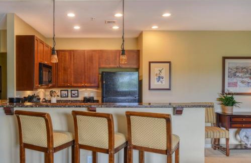 St. Augustine House | 1 bedroom with walk-in shower balcony resort pool & hot tub 6304-1