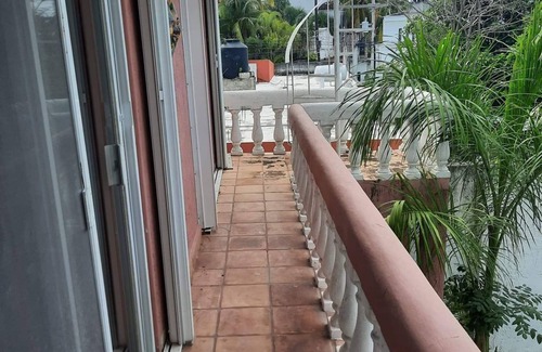 Colonia Andres House | 1 Blk To Ocean 3 Blks To Entertainment, Restaurants & Bars