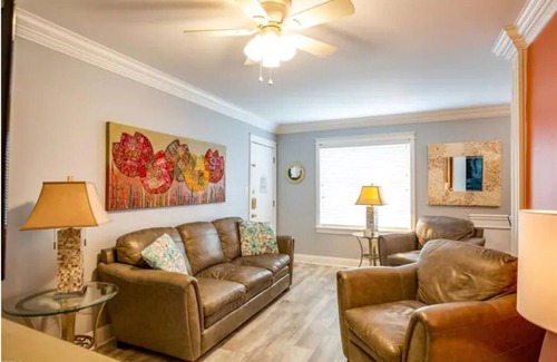 Virginia Beach Condo | 1 block from the beach