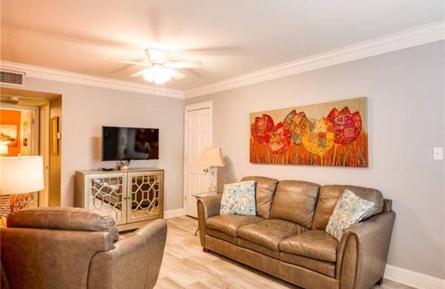 Virginia Beach Condo | 1 block from the beach