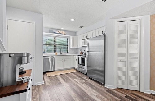 Jacksonville Beach House | 1 Block to Beach: Palm Paradise, A Coastal Oasis