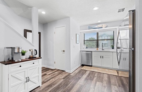 Jacksonville Beach House | 1 Block to Beach: Palm Paradise, A Coastal Oasis