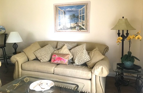 Holmes Beach House | 1 Block To Beach! Convenient, Modern, Comfortable, Clean.