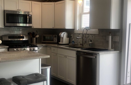 Belmar House | 1 Block to Belmar North End Beaches