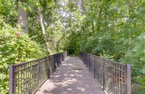 Loveland House | 1 Block to Loveland Bike Trail The Frog Man Inn