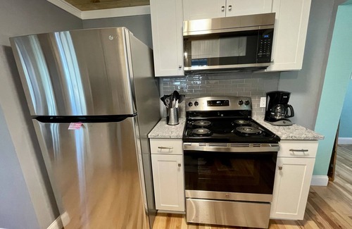 Old Fort House | 1 block walk to downtown and breweries, and bike right to the trails!