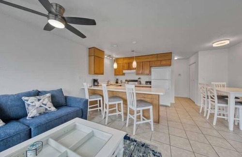 Fort Walton Beach Villa | 1 BR 1 BA Cottage Near Beach + Pickleball Fun