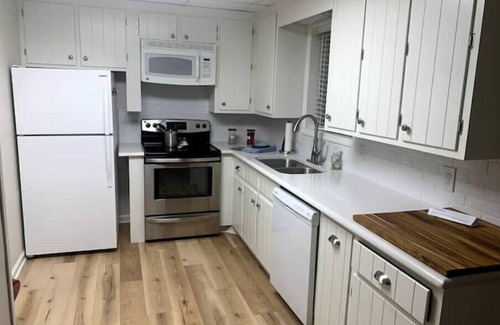 Sanford House | 1 BR Apartment near 15/501/1n