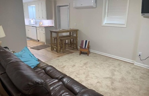 Sanford House | 1 BR Apartment near 15/501/1n