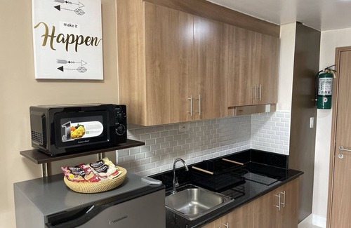 Pio del Pilar Condo | 1 BR Fully Furnished Condo in Makati with Pool and Parking - Red Res. Unit 1133
