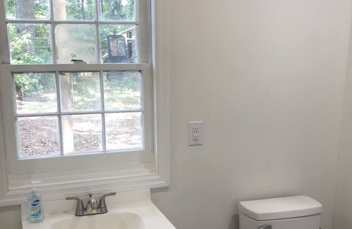 Lincolnville House | 1 Br Guesthouse- Firepit, Washer/Dryer, Convenient