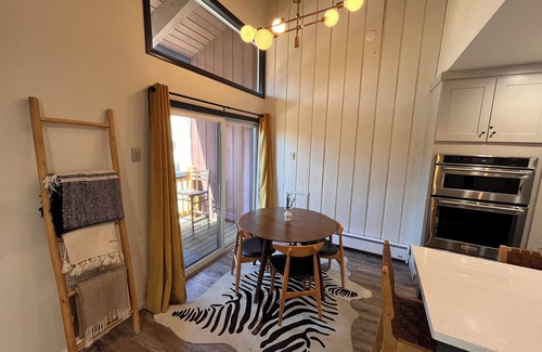 Mammoth Lakes Condo | 1 BR + Loft Cozy Mtn Condo with Pool and Jacuzzis