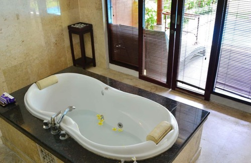 By Pass Ngurah Rai Kuta Villa | 1 BR Private Villa Near Airport and Shop