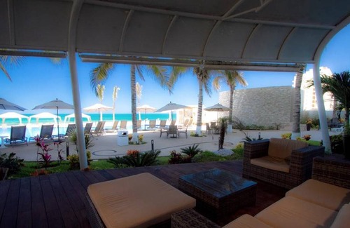 Marina Mazatlan Apartment | 1 BR Royal Park Studio with Elegant Garden Next to the Cerritos Beach