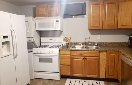 Lakewood House | 1 BRM Basement Apartment/420 friendly outside