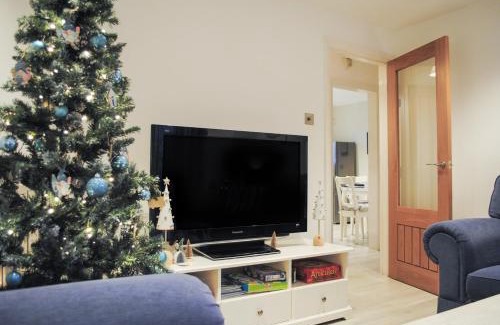 Salcombe House | 1 Camperdown Lodge