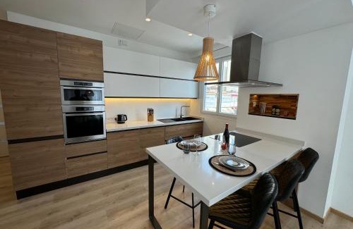 Juan-les-Pins Apartment | 1 Ch. Luxe Apt｜Cœur de Juan-les-Pins｜Plage à 50m