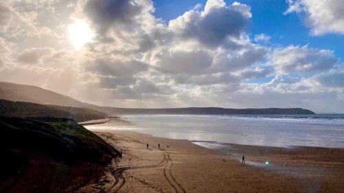 Mortehoe Apartment | 1 Challacombe - Luxury Apartment at Byron Woolacombe, only 4 minute walk to Woolacombe Beach!
