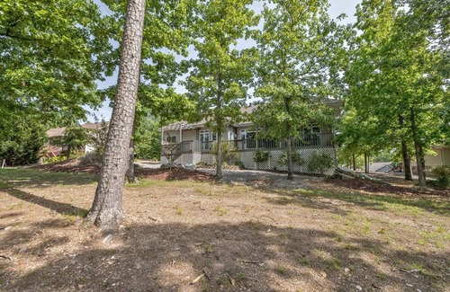 Hot Springs Village House | 1 Conquista Lane - HDTV, WIFI. A lovely home on the 9th Fairway of Isabella Golf