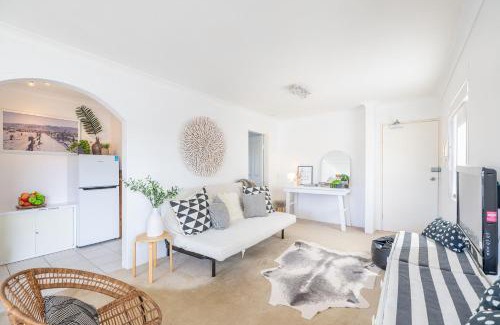 Soldiers Point Apartment | 1 Costa Smerelda, 16 Soldiers Point Rd - filtered water views