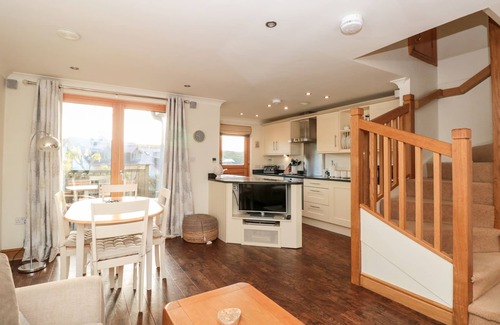 Bugford Cottage | 1 Court Cottage, Hillfield Village