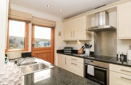 Bugford Cottage | 1 Court Cottage, Hillfield Village