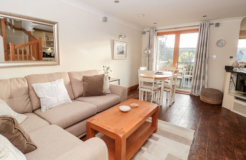 Bugford Cottage | 1 Court Cottage, Hillfield Village