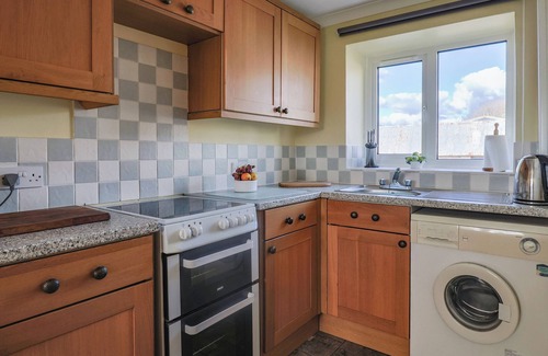 Marshwood Cottage | 1 COWDEA FARM, pet friendly, character holiday cottage in Bettiscombe