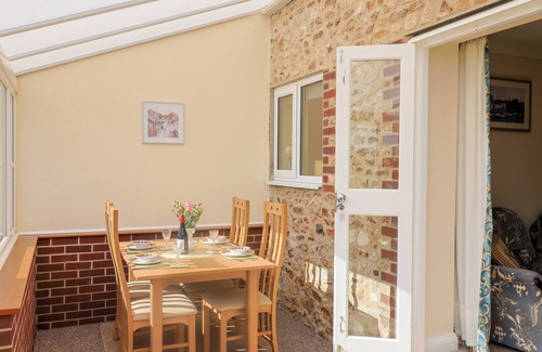 Marshwood Cottage | 1 COWDEA FARM, pet friendly, character holiday cottage in Bettiscombe
