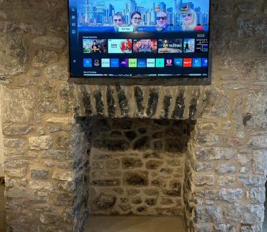 Cowbridge Apartment | 1 Cruck Cottage