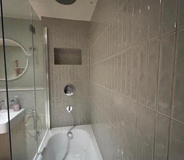 Cowbridge Apartment | 1 Cruck Cottage